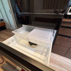 ほぼ新品の家族用冷蔵庫！取りに来てくれる人のみ！の画像