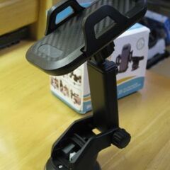 吸着盤付きのスマホホルダー（１回試しただけ）の画像