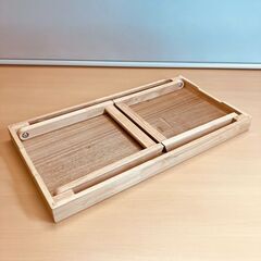 脚が折りたためるベッドトレイの画像