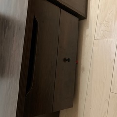 昇降式テーブル（収納、ローチェア付き）の画像