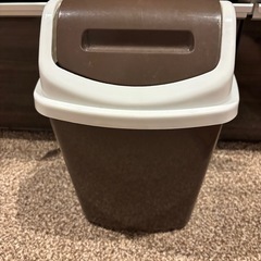 ゴミ箱の画像
