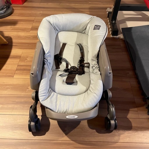 コンビ　ハイローチェア