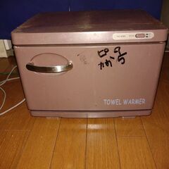 ラックいろいろとおしぼり保温機とウェットの保温機です。の画像