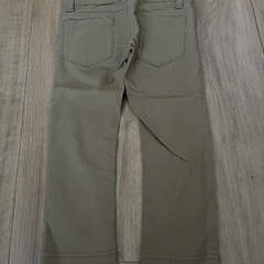 100円。ベージュズボン100cmの画像
