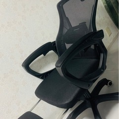 フットレスト付き　メッシュオフィスチェアーの画像