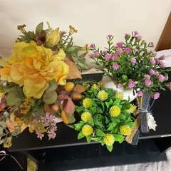 表示金額は、アートフラワー A の値段 他花BCDと棚Eの画像