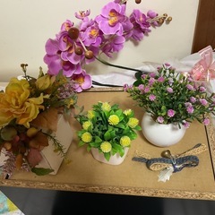 表示金額は、アートフラワー A の値段 他花BCDと棚Eの画像
