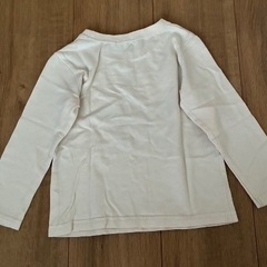 200円。男の子星ロングTシャツ　100cmの画像