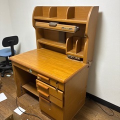 引越しの為学習机差し上げます
の画像
