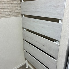 収納棚　突っ張り式　ニトリの画像