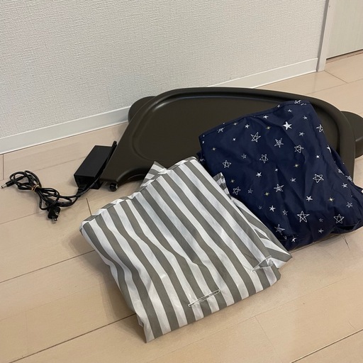 お食事シート付き！アップリカ ユラリズム オート ネオ カンタービレ 電動 ハイローチェア　