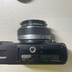 Panasonic LUMIX GF-1ミラーレスカメラ 本体 /単焦点レンズの画像