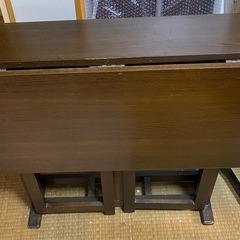 机と椅子🪑の画像