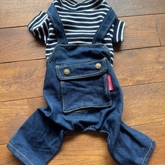 ワンコ服　ポリスコスチュームとオーバーオール２着セット
の画像