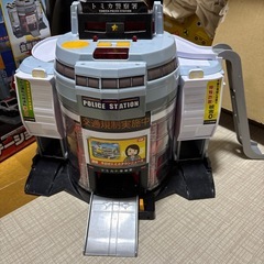 (お話中)ぐるっと変形！ DXポリスステーション トミカの画像
