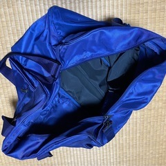 adidasバッグの画像