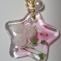 ハンドメイド　レジンキーホルダー　あじさい　ドライフラワー　星形　ピンク　キレイの画像