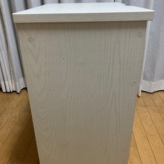 【無料】ホワイトデスク 幅59.5cm×奥行39.5cm×高さ72cm 早めに引き取り希望の画像