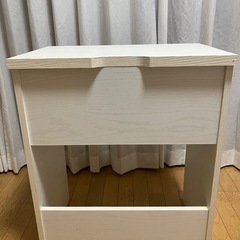 【無料】ホワイトデスク 幅59.5cm×奥行39.5cm×高さ72cm 早めに引き取り希望の画像