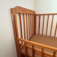 再値下げしました ベビーベッド　高さ調整可能の画像