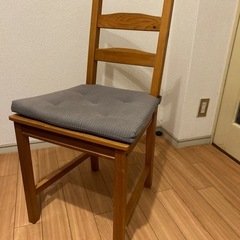ダイニングテーブルの画像