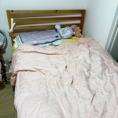 IKEAベッドとマットレスの画像