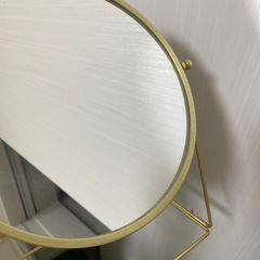 IKEA  ミラー　卓上ミラー　ゴールド
の画像