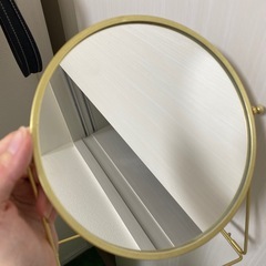 IKEA  ミラー　卓上ミラー　ゴールド
の画像