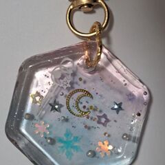 ハンドメイド　レジンキーホルダー　月　星　雪の結晶　冬アクセサリーの画像