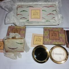 ③非売品ビンテージ、箱入り未使用3点★資生堂 花椿会 エメロード　記念品  露芝文●お持ちになってる方は少ない（財布大小、コンパクト）★お手数をおかけしますプロフィール必読ですの画像
