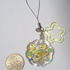 ハンドメイド　レジンキーホルダー　レモン　キウイ　黄色　キラキラの画像
