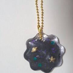 ハンドメイド　レジンキーホルダー　宇宙　惑星　星　黒　カッコイイ　の画像