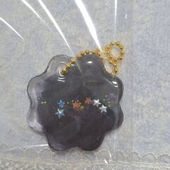 ハンドメイド　レジンキーホルダー　宇宙　惑星　星　黒　カッコイイ　の画像
