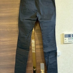 ①ユニクロ パンツの画像