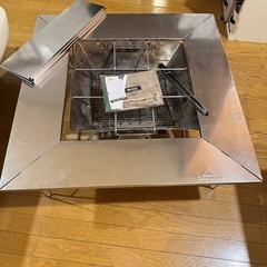 ロゴス 焚き火台とテーブルセットの画像