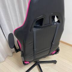 デスク＆ゲーミングチェアの画像