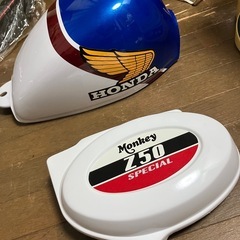 モンキー　トリコロールの画像
