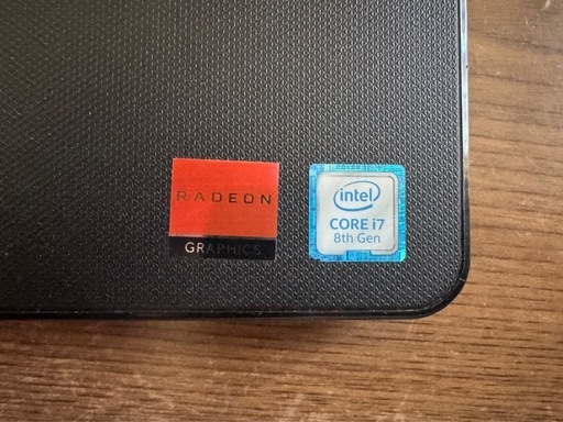DELLの15.6インチPC(i7の
8世代搭載)