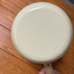 蓋付き琺瑯片手鍋の画像