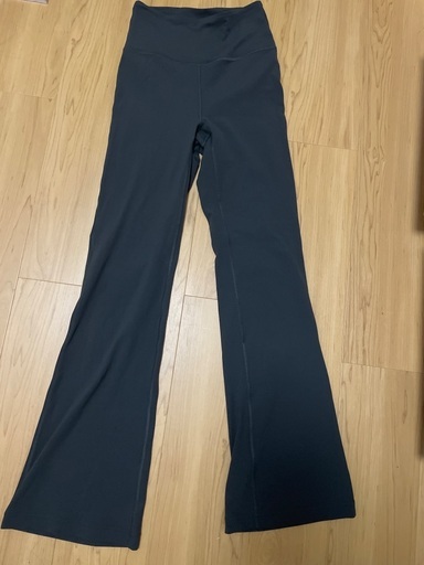 ルルレモン人気ハイウェストフレアレギンスアジアフィット