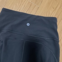 ルルレモン人気ハイウェストフレアレギンスアジアフィットの画像