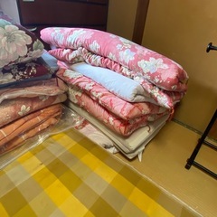 布団　タンス　衣装ケース　お好きな物　お譲りしますの画像