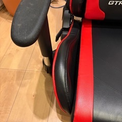 ゲーミングチェア(GT Racing)の画像