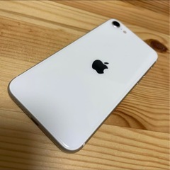 iPhone SE 第三世代　64GBバッテリー100%の画像
