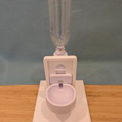 給水器、スタンド付き【犬用】の画像