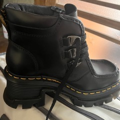 Dr. Martens Audrick 8 Tie Bootの画像