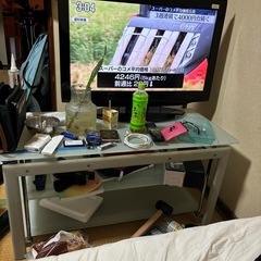 テレビ，テーブル
の画像