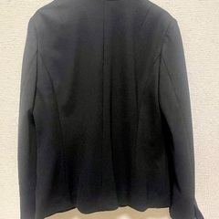 ベルメゾン　洗濯機で洗えるストレッチテーラードジャケット(レギュラー)　11号　黒色　美品の画像