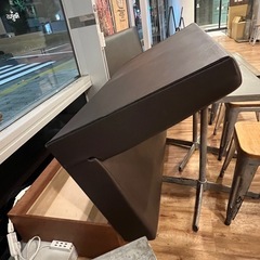 このソファーの上部分　4つ有の画像
