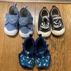 13cm靴、サンダル、長靴　全部で7足の画像